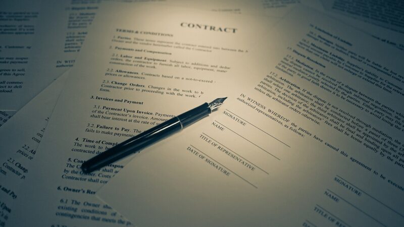 Illustrative photo: Legal Contract & Signature - Warm Tones (Wikimedia Commons, CC BY 2.0)